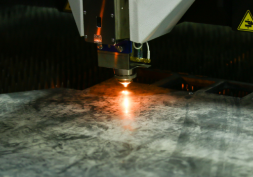 Silicose em marmoraria o que a NR-15 exige e como o planejamento de corte reduz a exposição à sílica